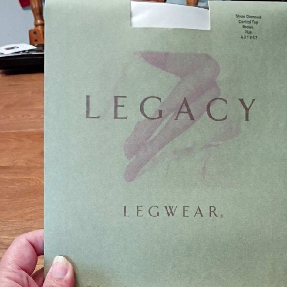 Legacy Legwear Sheer Diamond in Brown NIP Size Plus Vintage